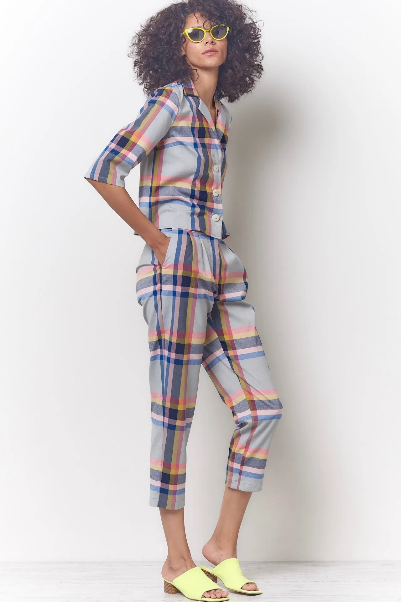 SHEILA Carrot Pleated Pant - Plaid