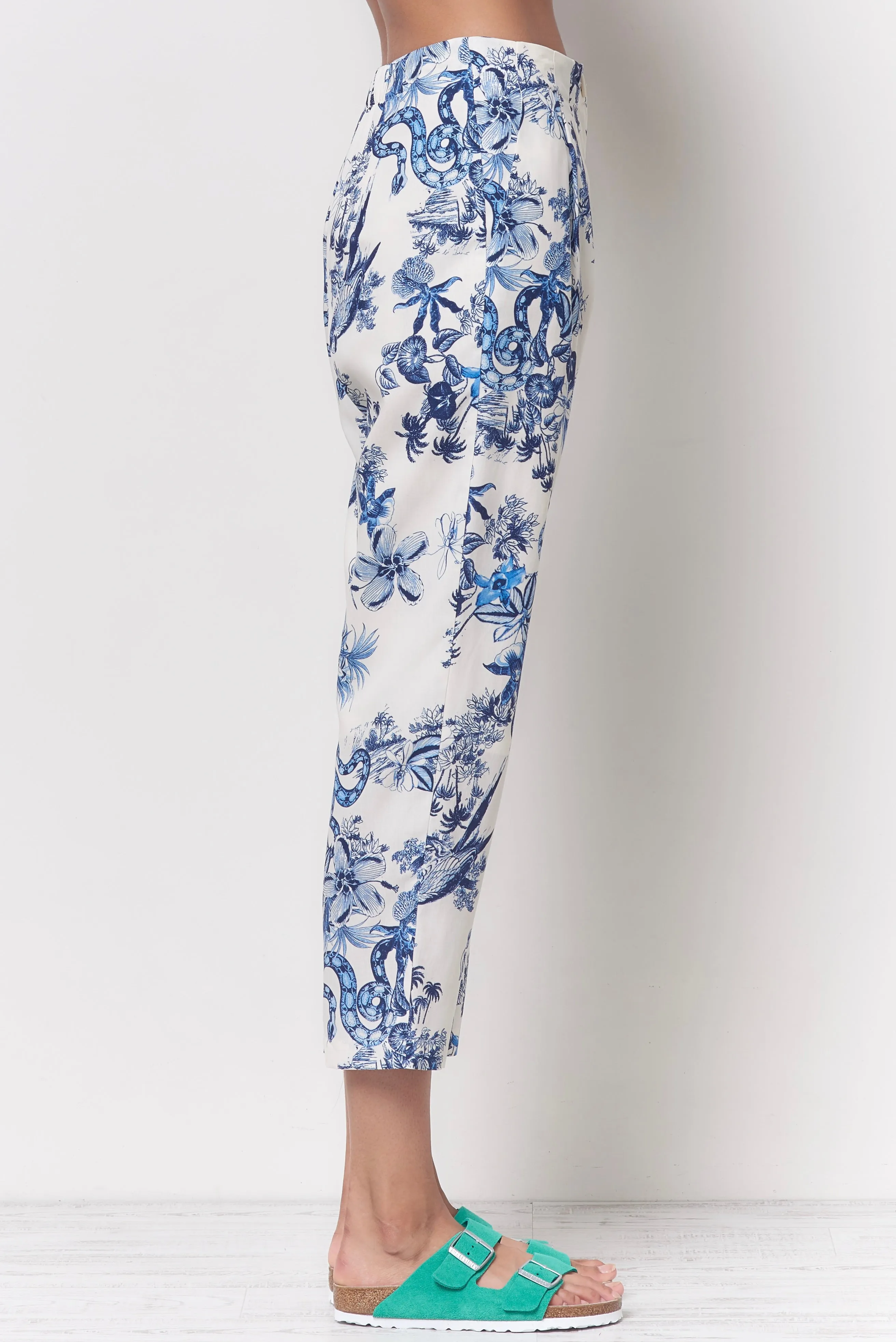 SHEILA Carrot Pleated Pant - Toile Print